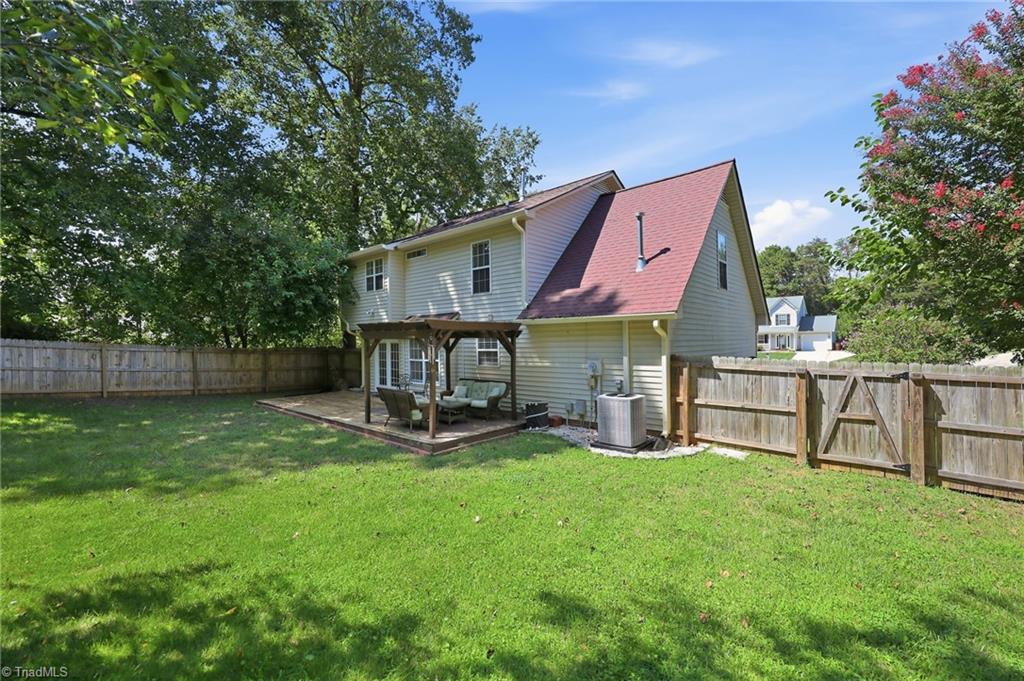 1704 Crinan Court Property Photo 9