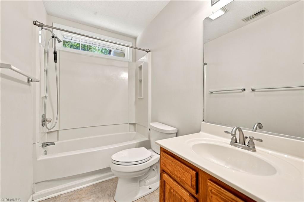 1704 Crinan Court Property Photo 21