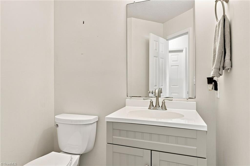 1704 Crinan Court Property Photo 23