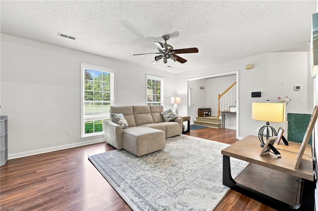 1704 Crinan Court Property Photo 27