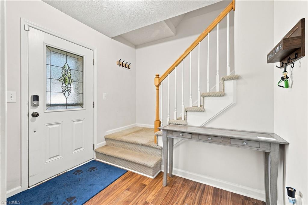1704 Crinan Court Property Photo 28