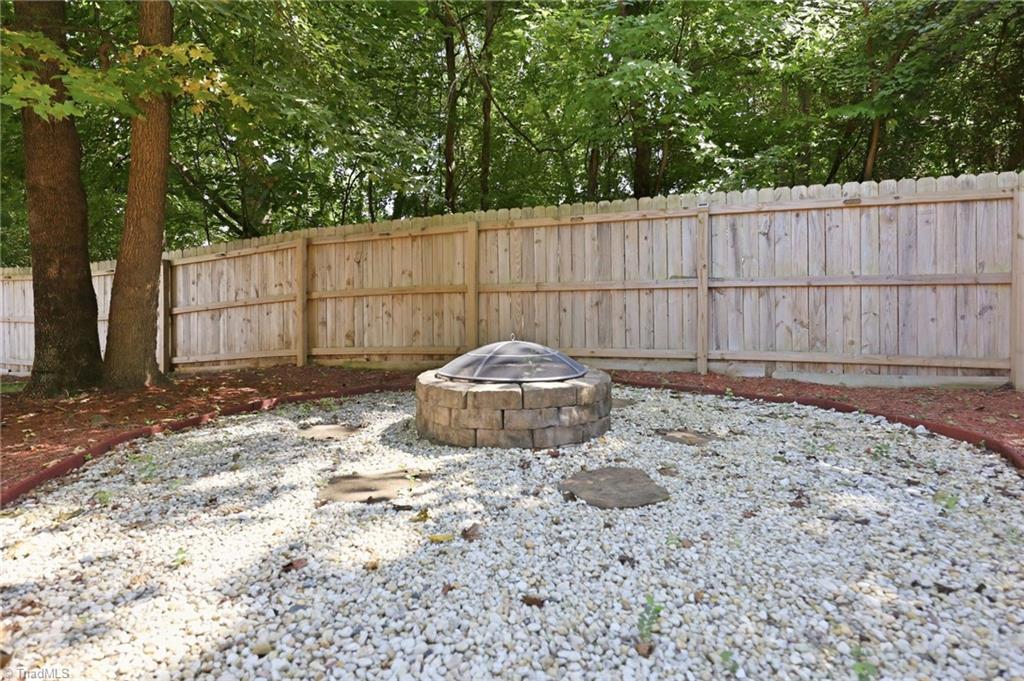 1704 Crinan Court Property Photo 32