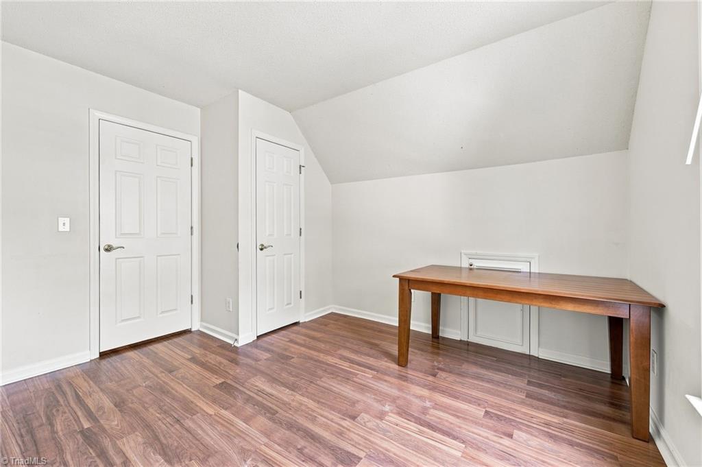 1704 Crinan Court Property Photo 45