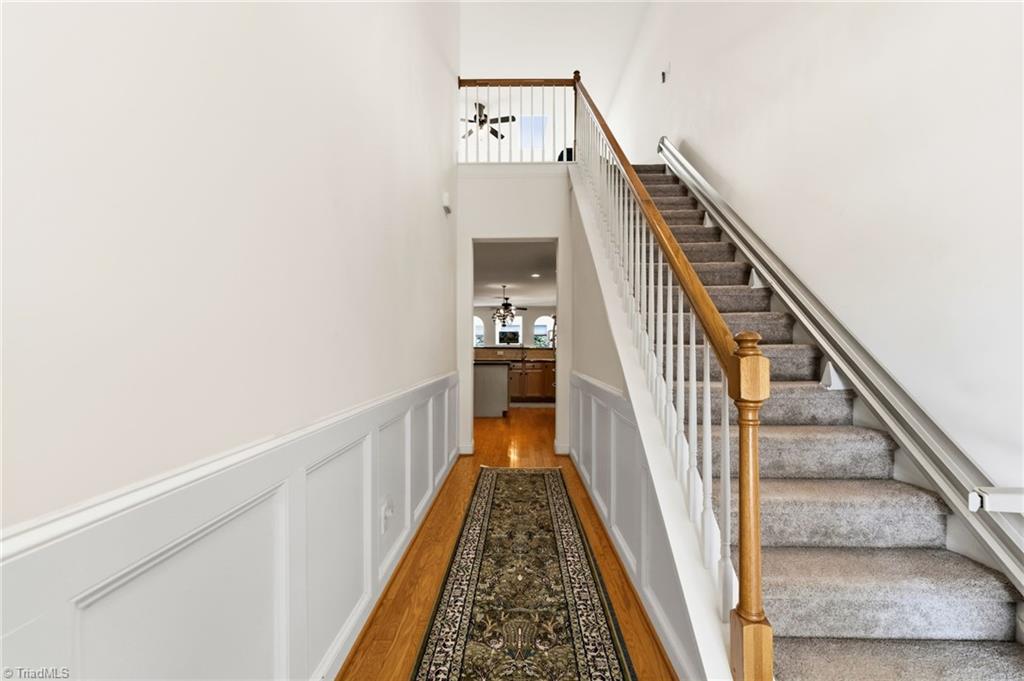 5252 Esher Drive Property Photo 6