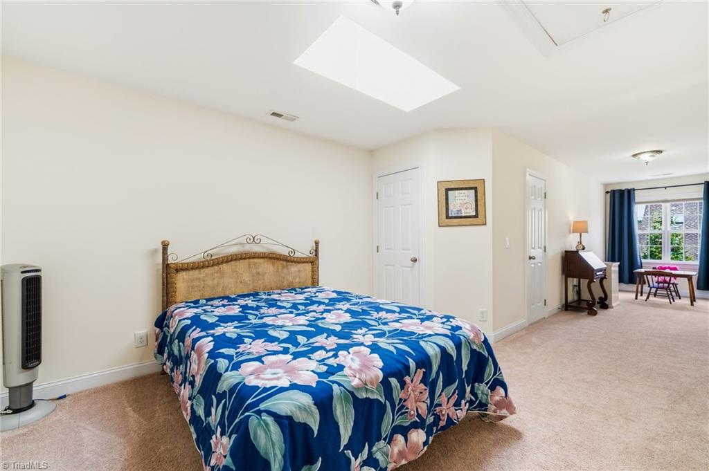 5252 Esher Drive Property Photo 29