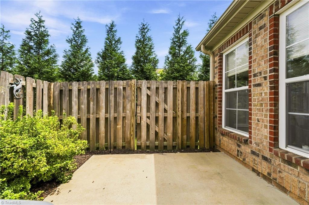 5252 Esher Drive Property Photo 33