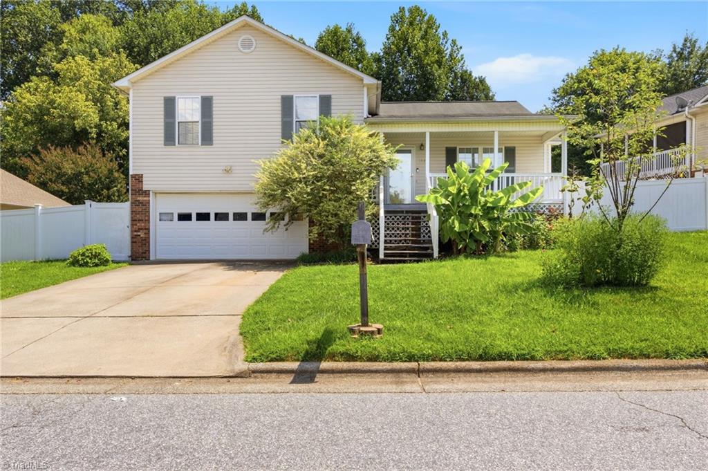 1448 Hawkcrest Lane Property Photo 2