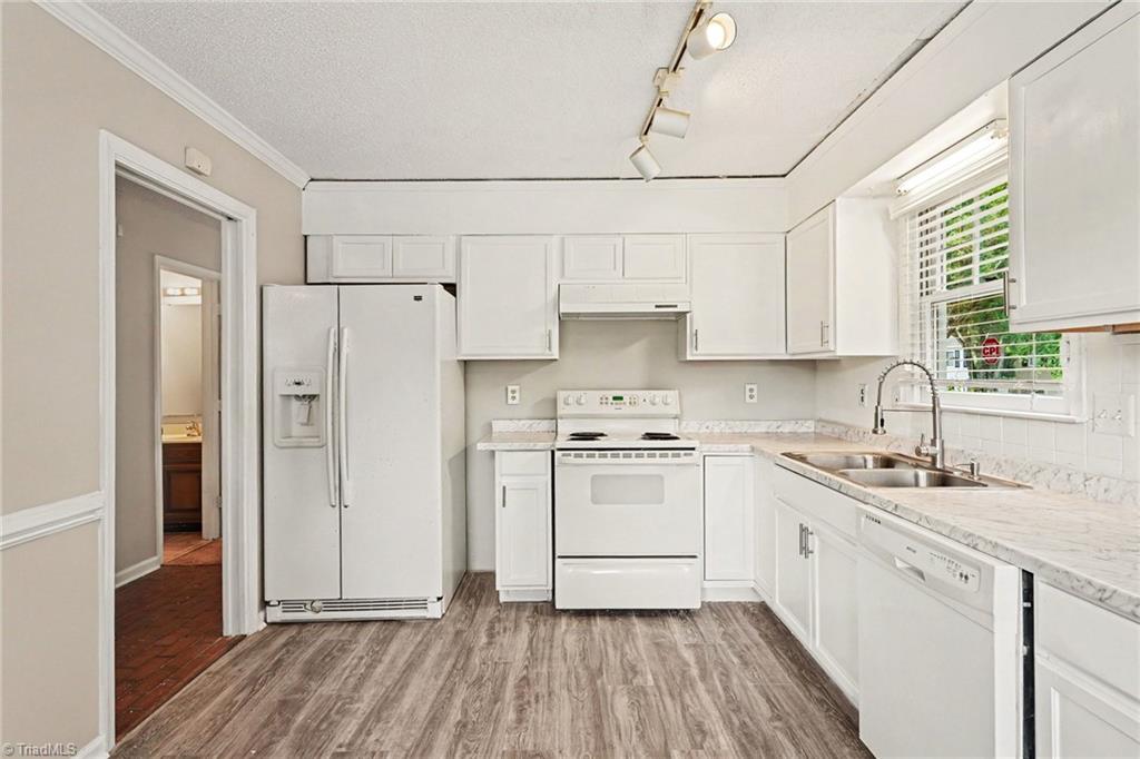 1100 Yellowbell Place Property Photo 20