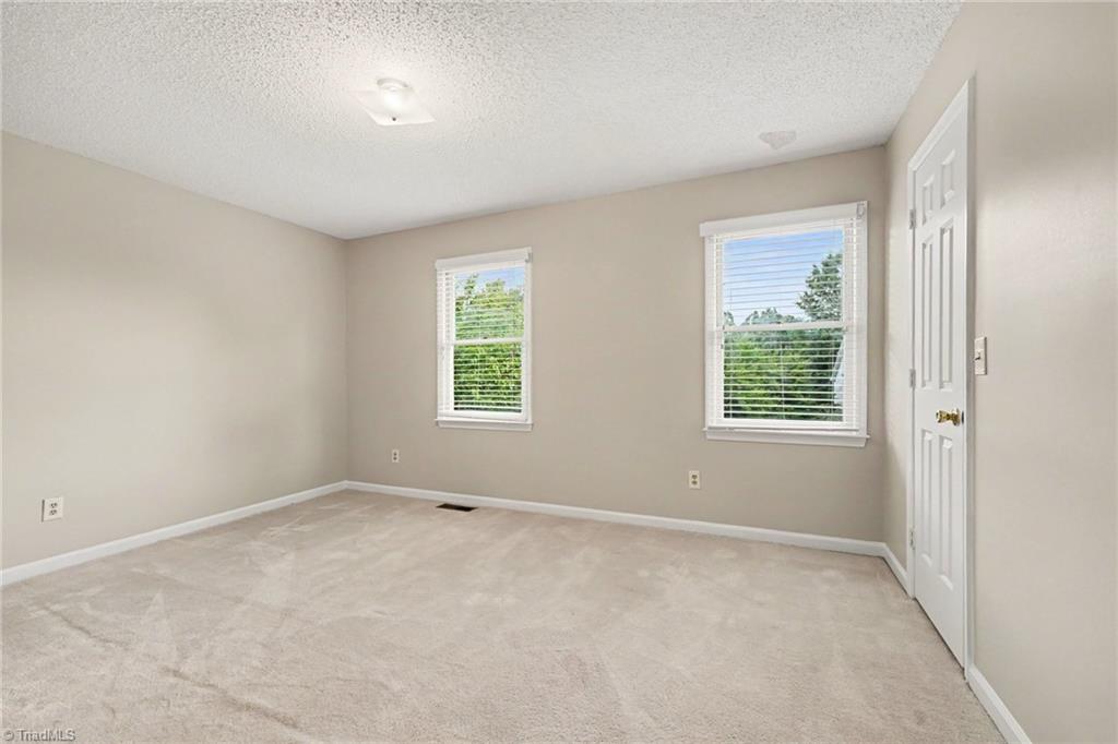 1100 Yellowbell Place Property Photo 27