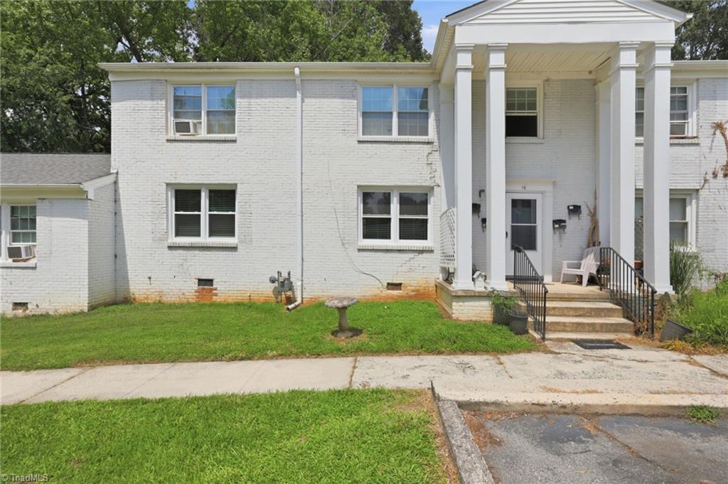 1400 Roslyn Drive # 15b Property Photo 1