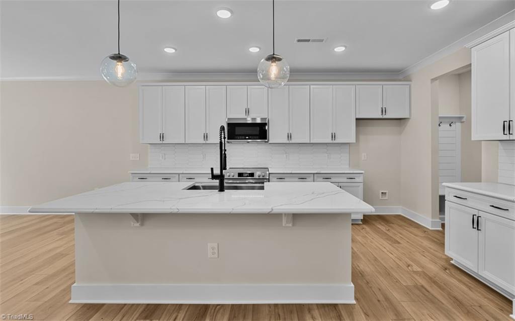 5213 Maple Blossom Trail Property Photo 8