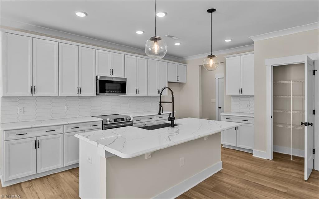 5213 Maple Blossom Trail Property Photo 13