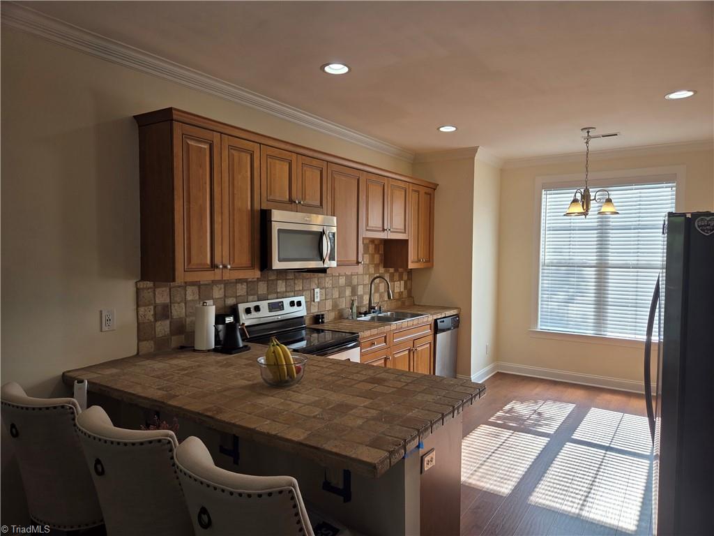 18 Rhododendron Drive Property Photo 8