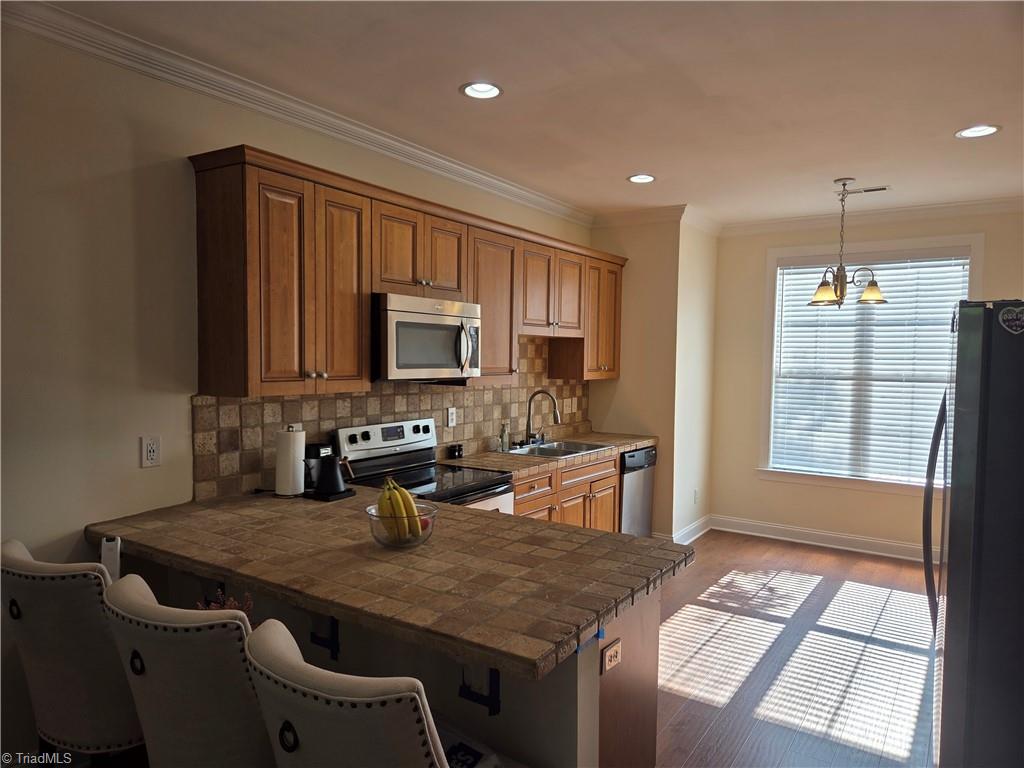18 Rhododendron Drive Property Photo 9