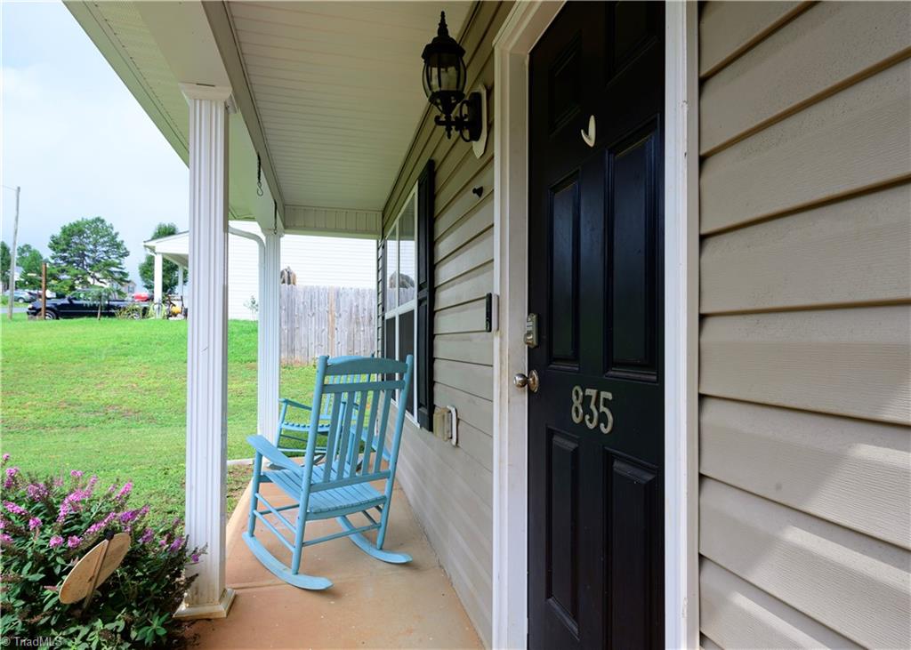 835 Oak Bend Drive Property Photo 3