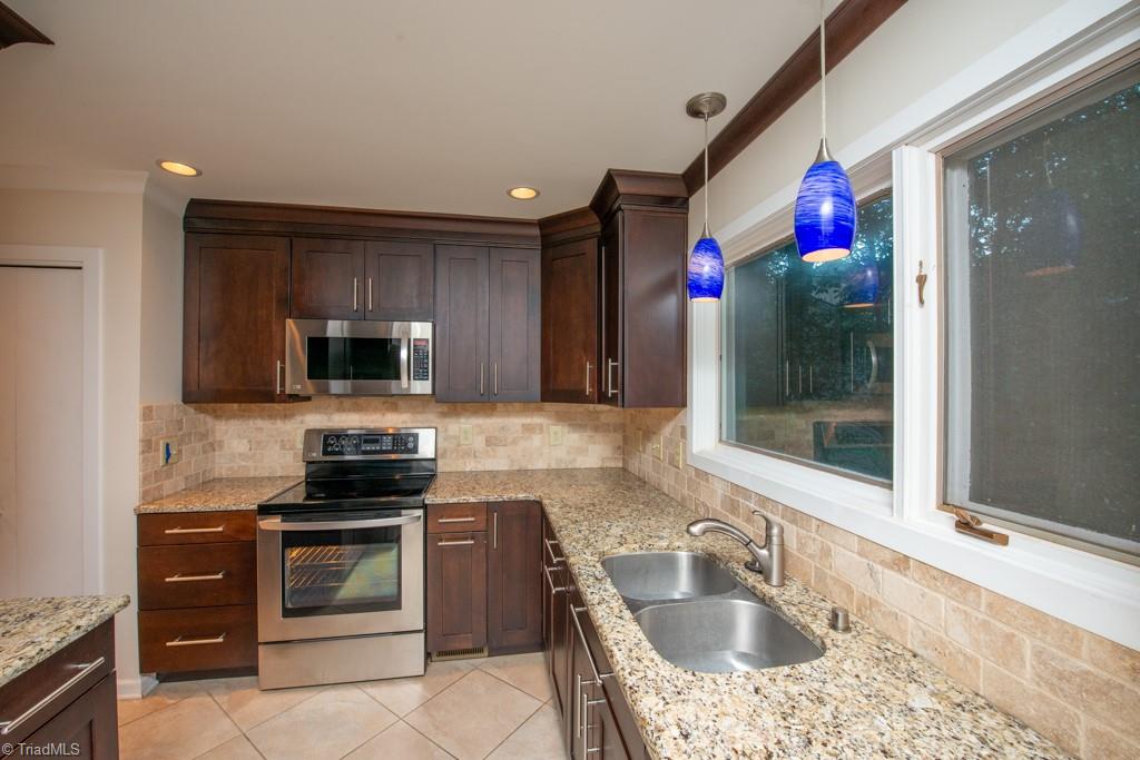 1943 A Eastchester Drive Property Photo 4