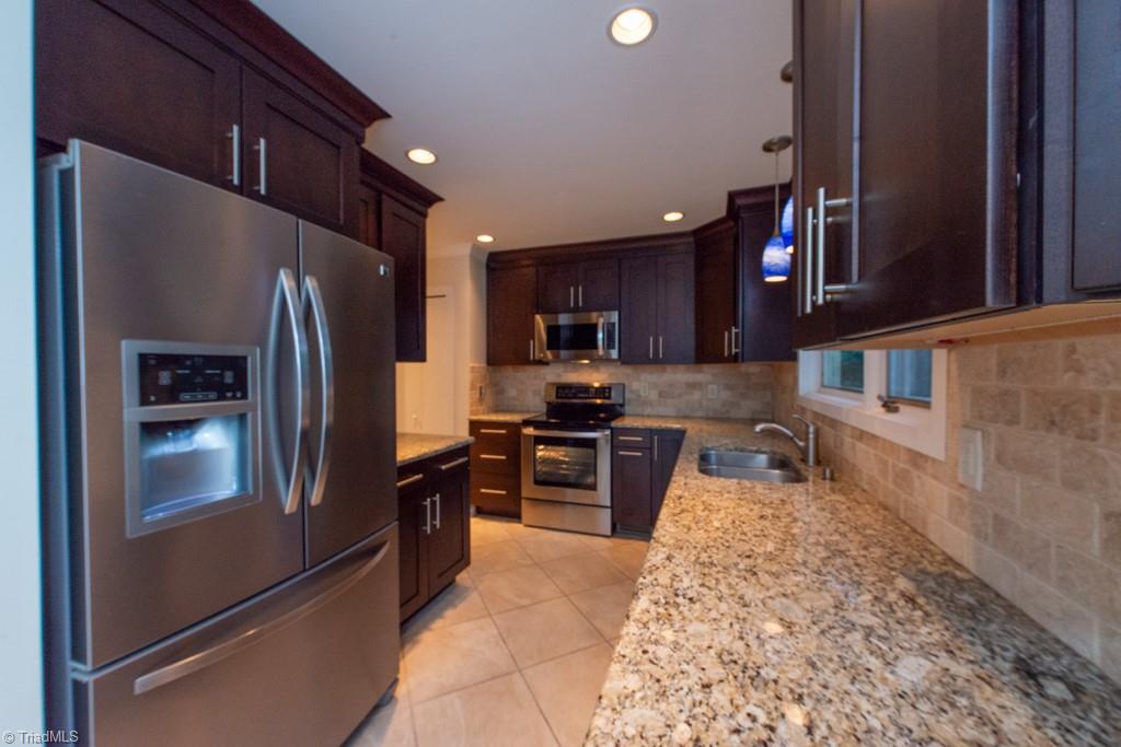 1943 A Eastchester Drive Property Photo 9