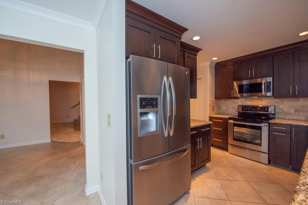 1943 A Eastchester Drive Property Photo 10