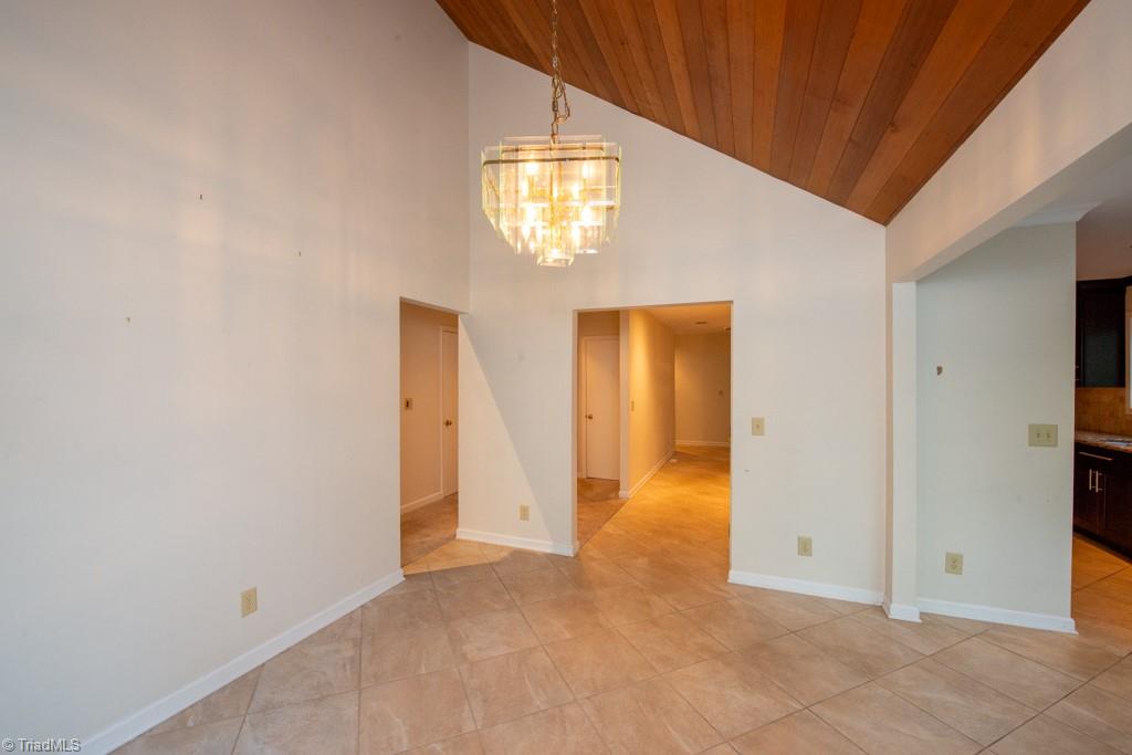 1943 A Eastchester Drive Property Photo 13