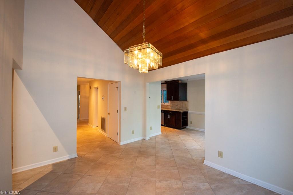 1943 A Eastchester Drive Property Photo 14