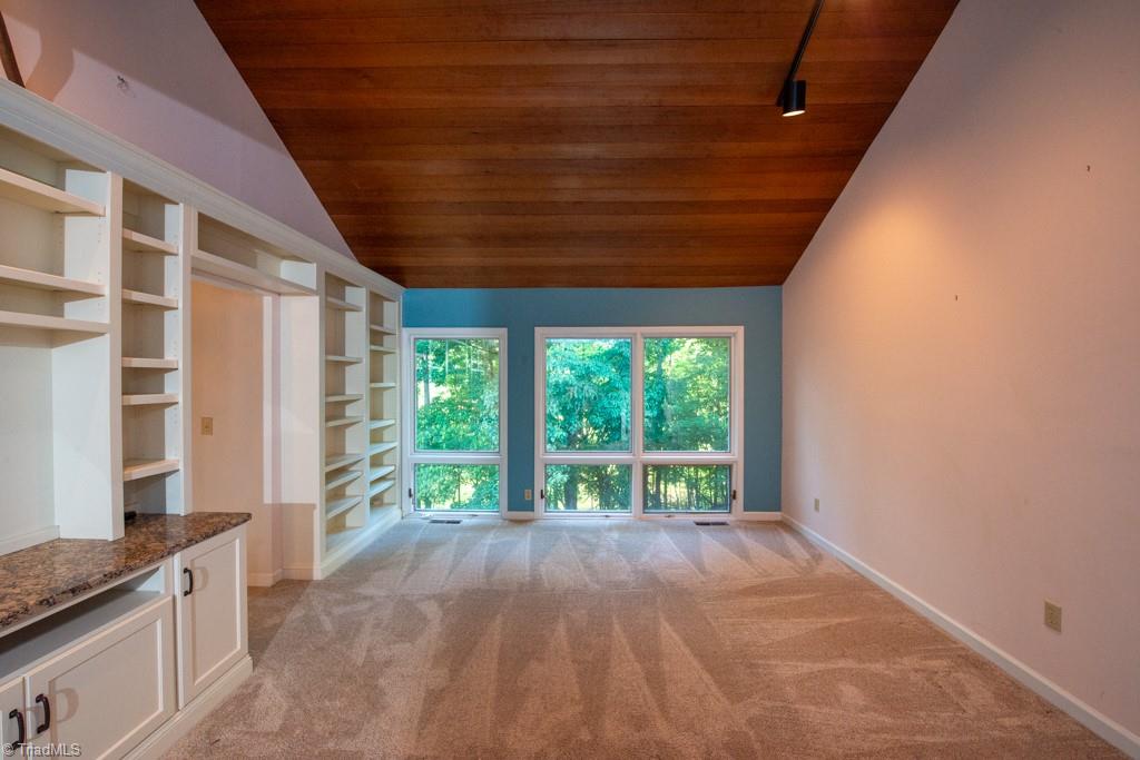 1943 A Eastchester Drive Property Photo 21