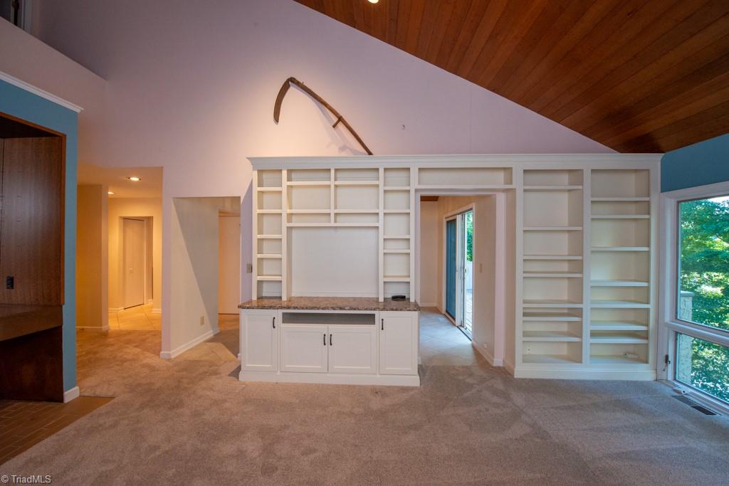 1943 A Eastchester Drive Property Photo 23