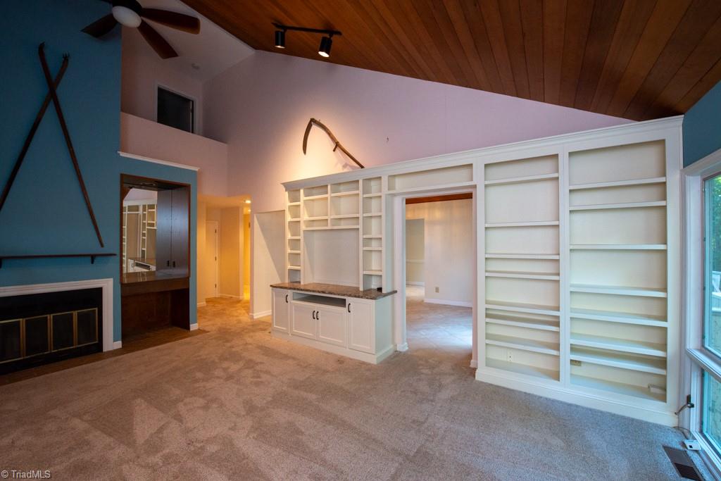 1943 A Eastchester Drive Property Photo 24