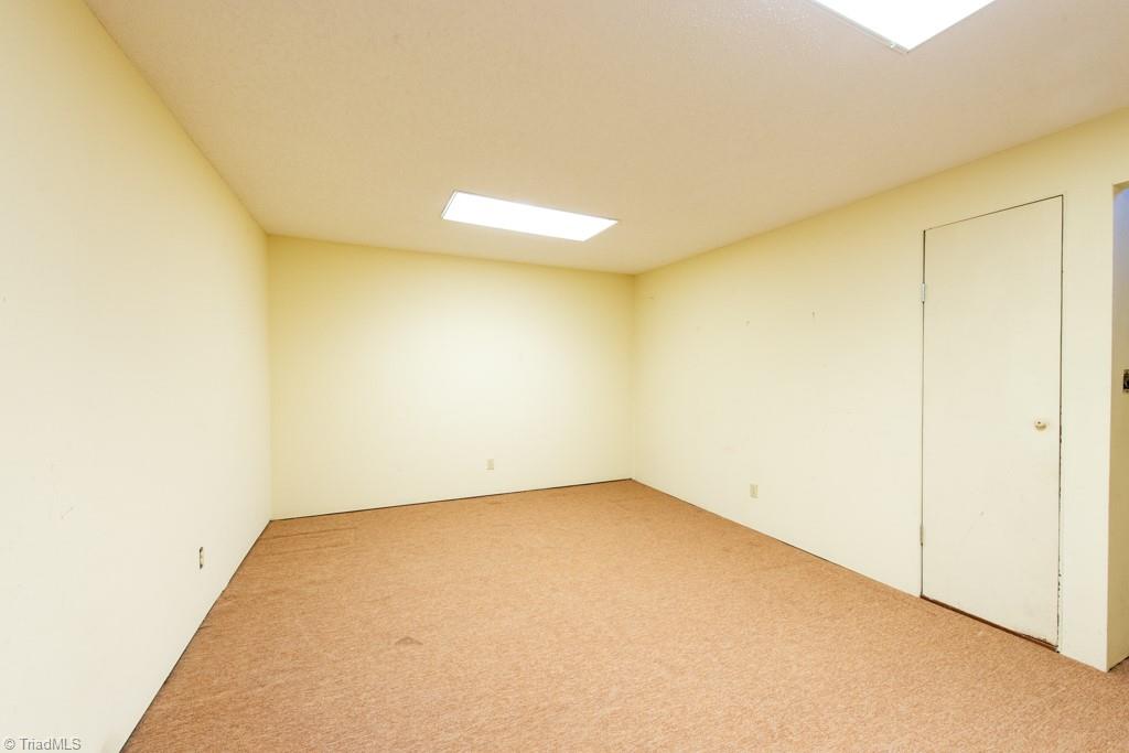 1943 A Eastchester Drive Property Photo 28