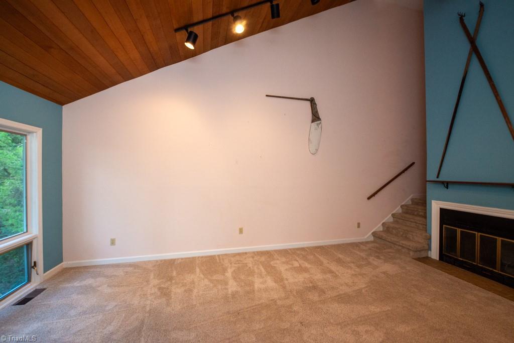 1943 A Eastchester Drive Property Photo 29