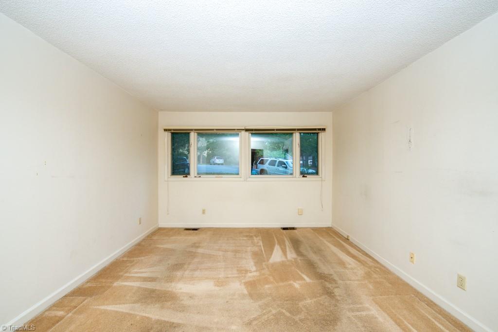 1943 A Eastchester Drive Property Photo 32