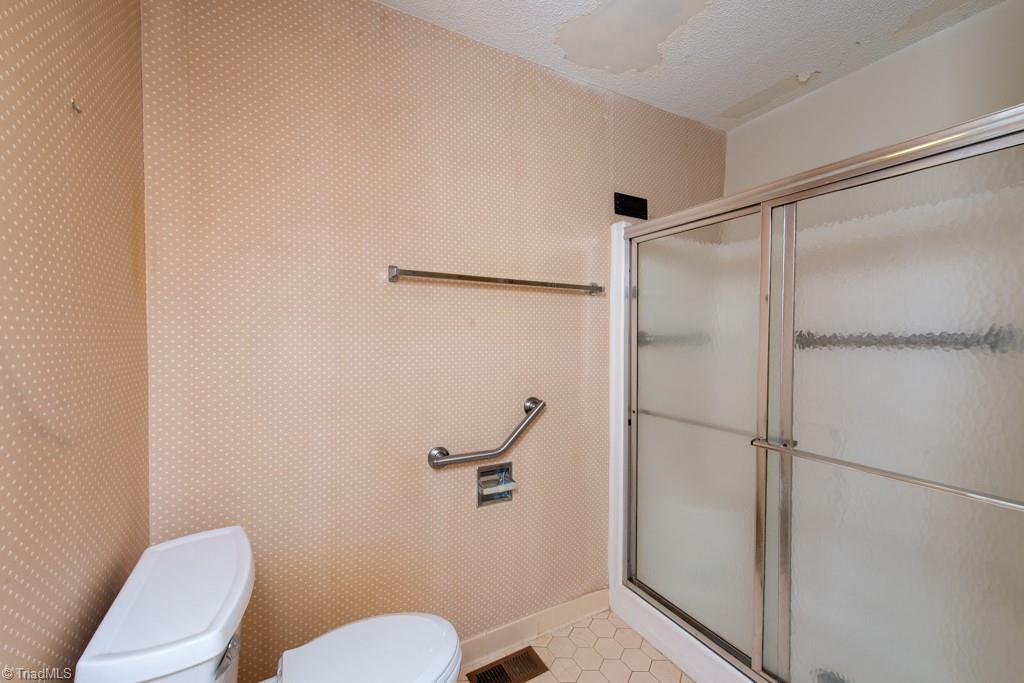 1943 A Eastchester Drive Property Photo 37