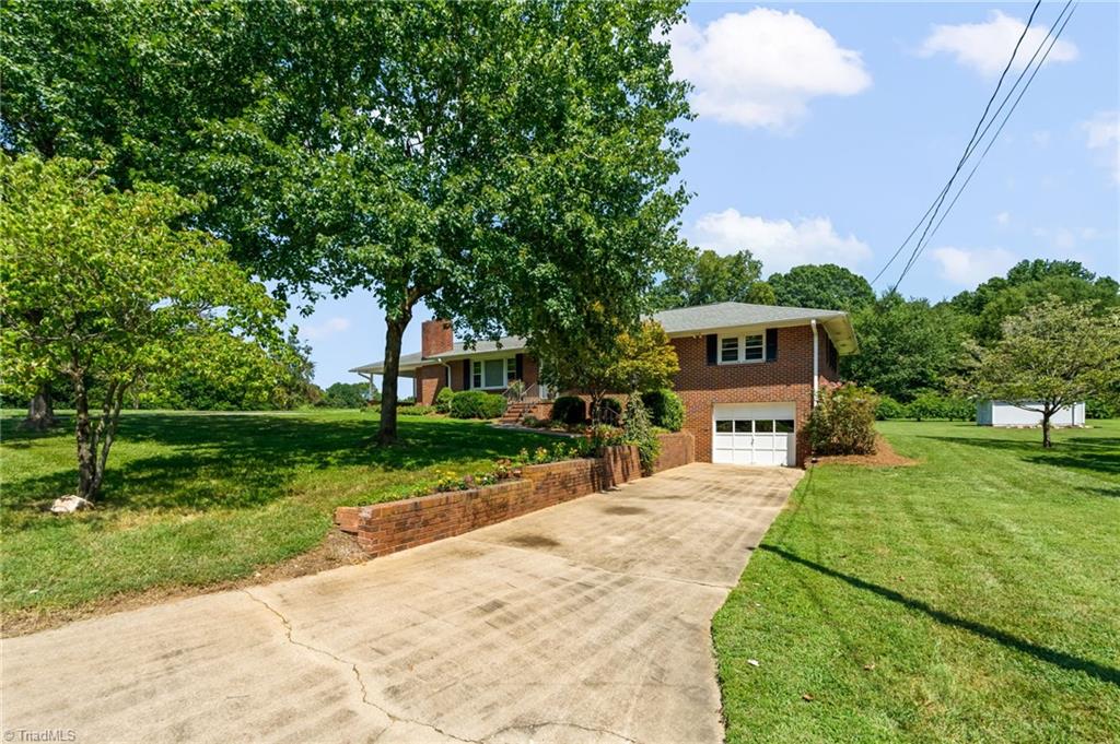 364 Woods Lane Property Photo 2