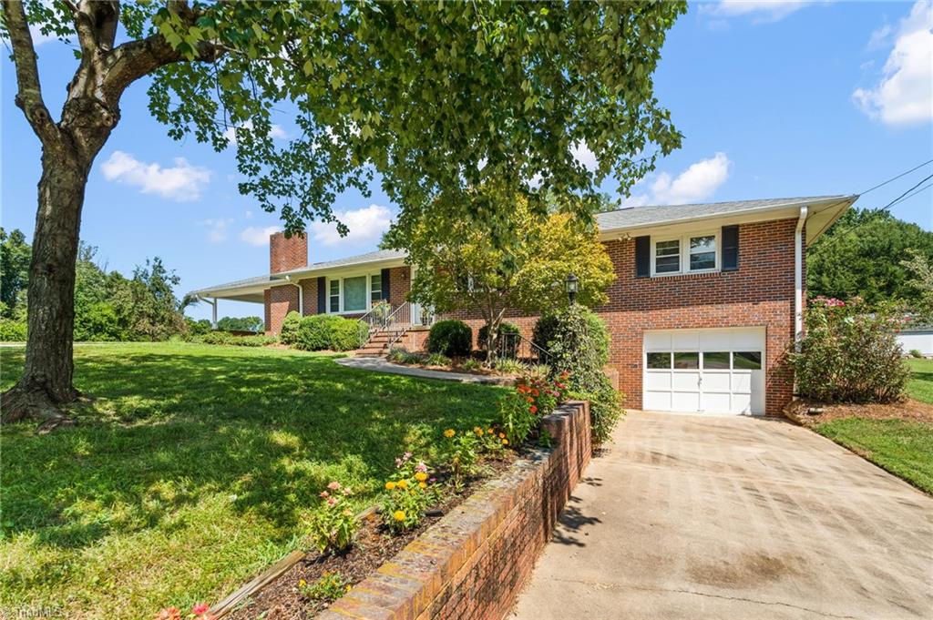 364 Woods Lane Property Photo 3
