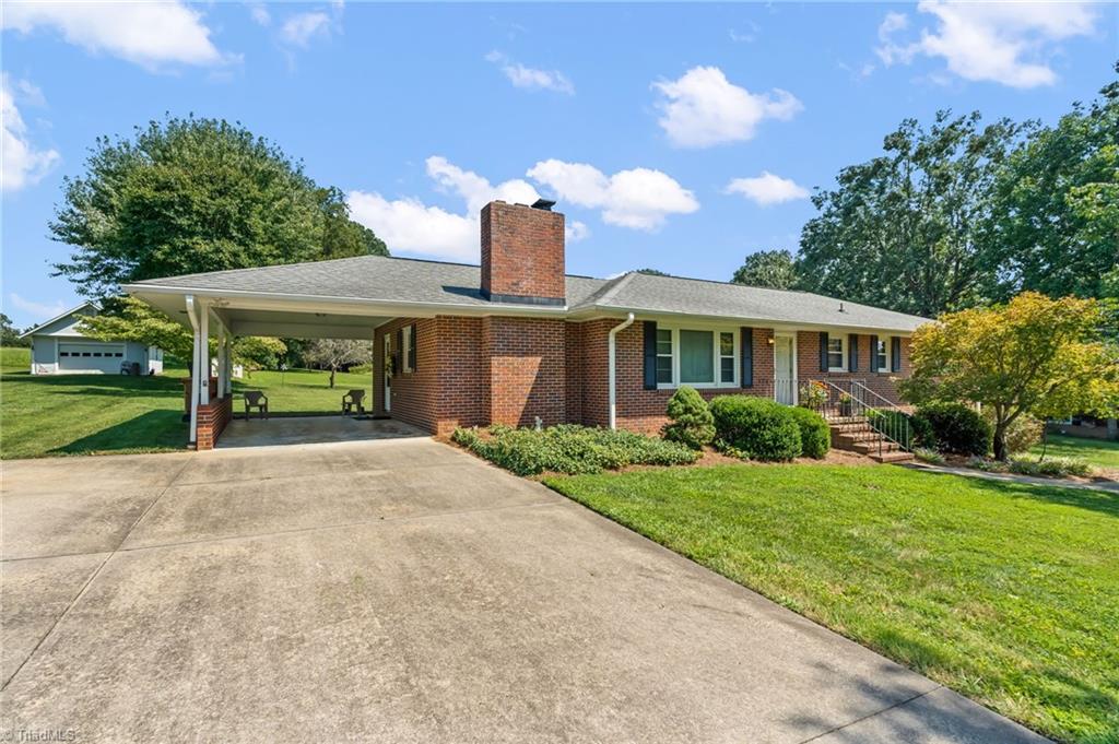 364 Woods Lane Property Photo 4