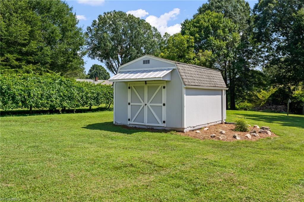 364 Woods Lane Property Photo 34