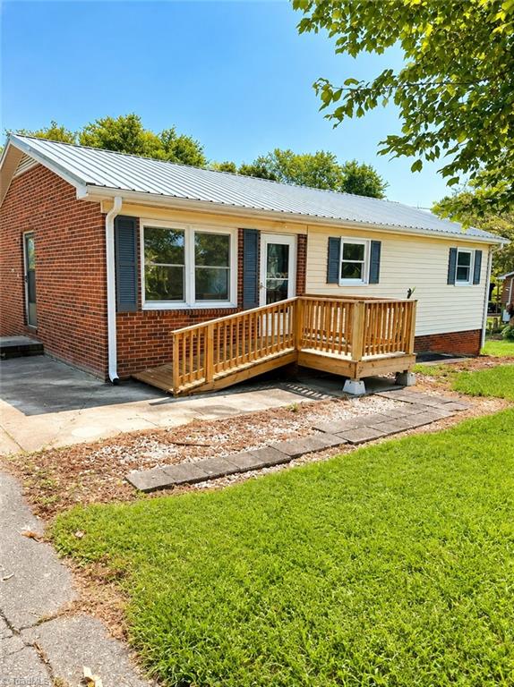147 Snow Hill Drive Property Photo 1
