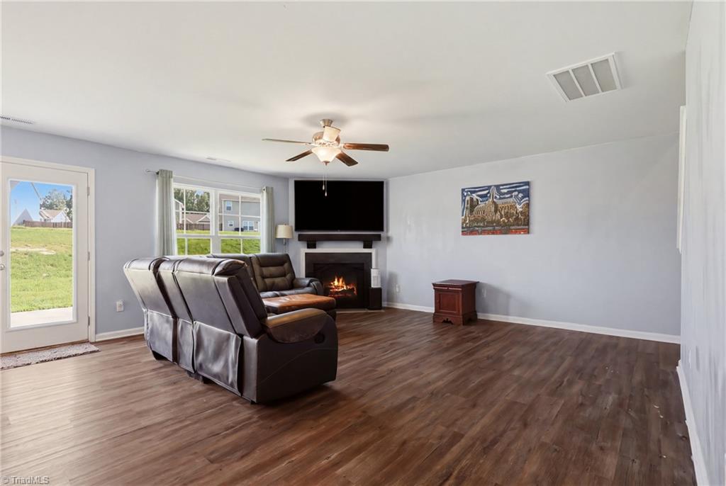180 Brassfield Drive Property Photo 4