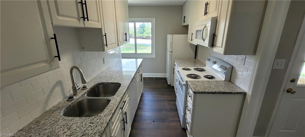 2613 Vanstory Street Property Photo 3