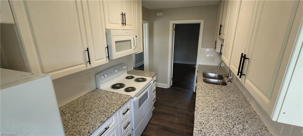 2613 Vanstory Street Property Photo 4