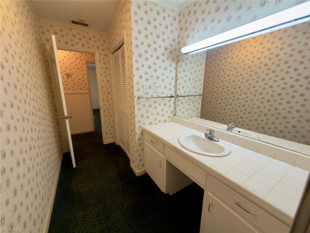 231 Lambert Road Property Photo 11