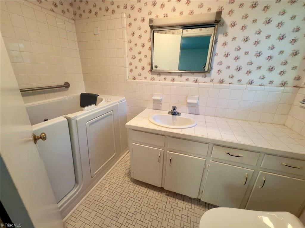 231 Lambert Road Property Photo 14
