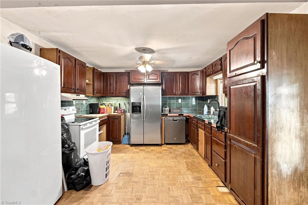 4255 Reid Road Property Photo 10