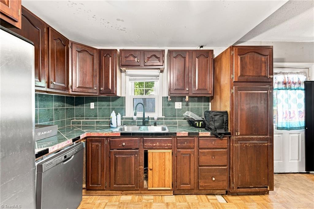 4255 Reid Road Property Photo 11
