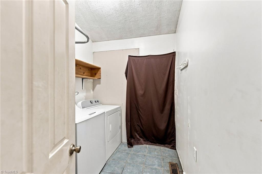 4255 Reid Road Property Photo 12