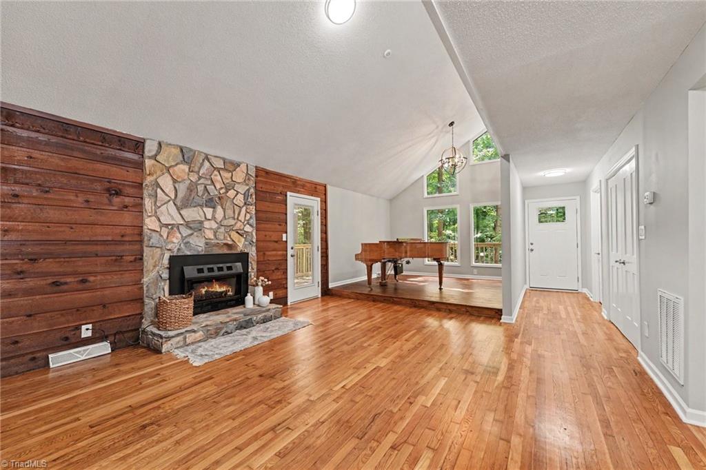 3054 Ridgemeadow Drive Property Photo 4