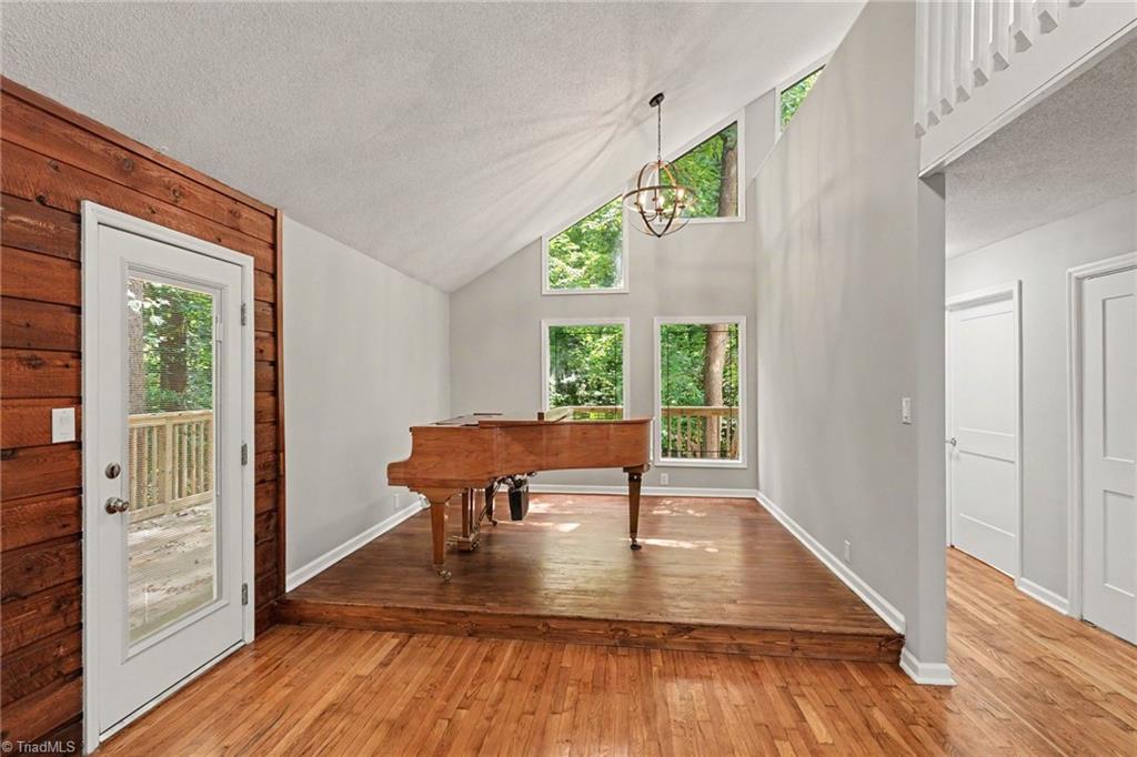 3054 Ridgemeadow Drive Property Photo 8