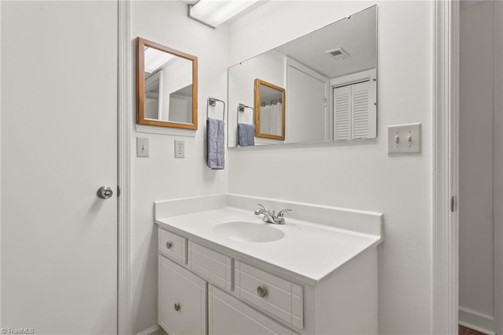 1520 Benjamin Parkway # D Property Photo 21