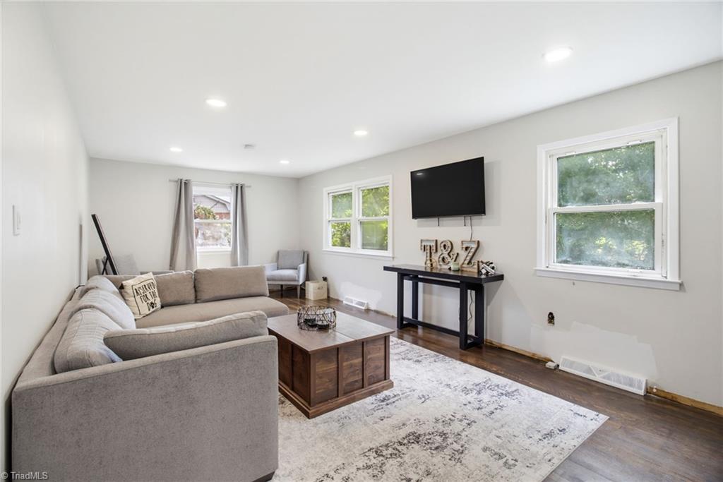 607 Oneill Street Property Photo 13