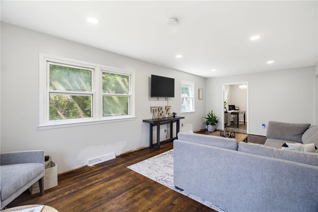 607 Oneill Street Property Photo 16