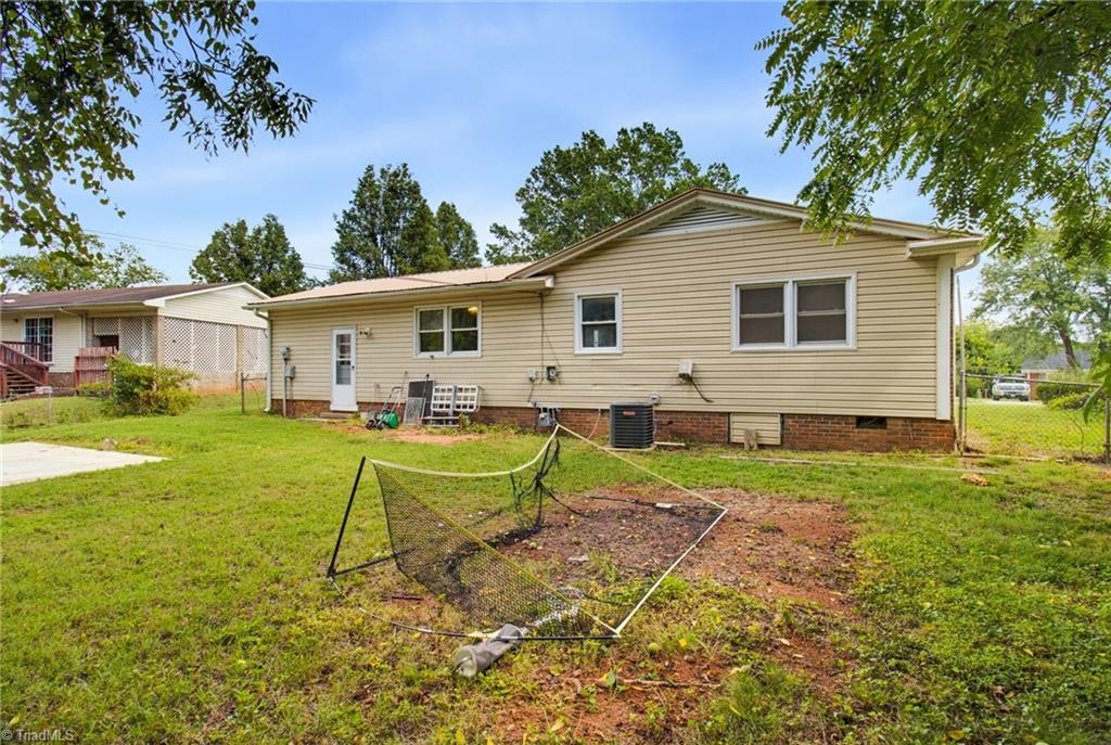 607 Oneill Street Property Photo 28